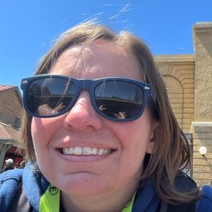 Meet your Posher, Lauren